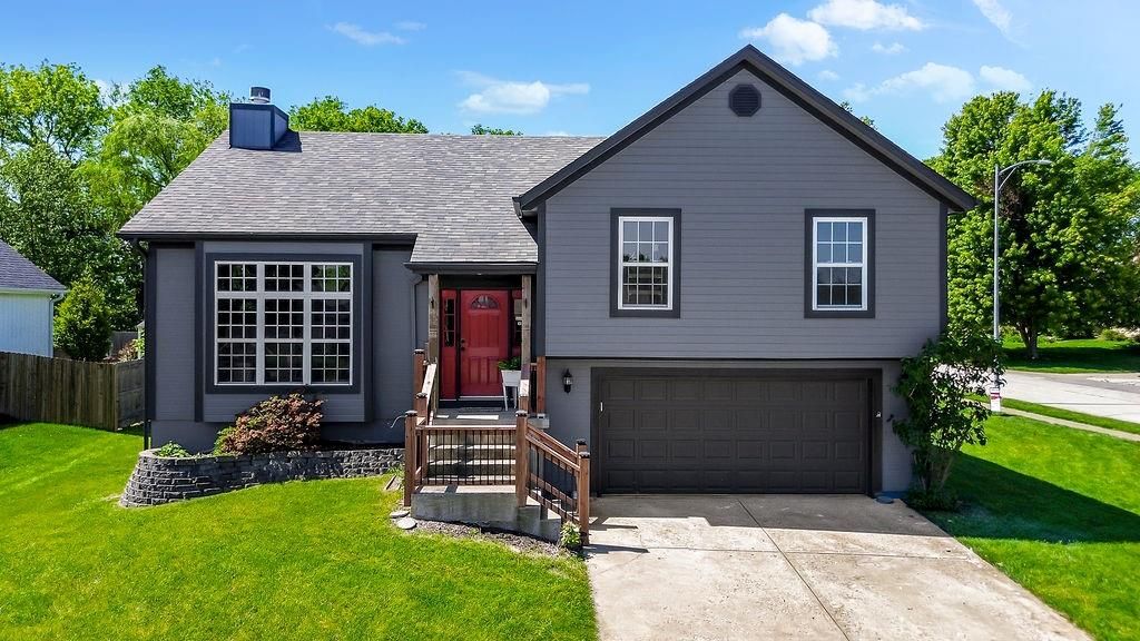 20855 W 227th Street, Spring Hill, KS 66083