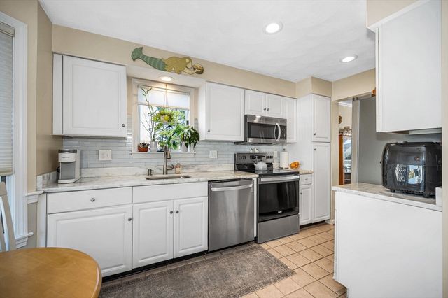 95 Abington Road 95, Danvers, MA 01923