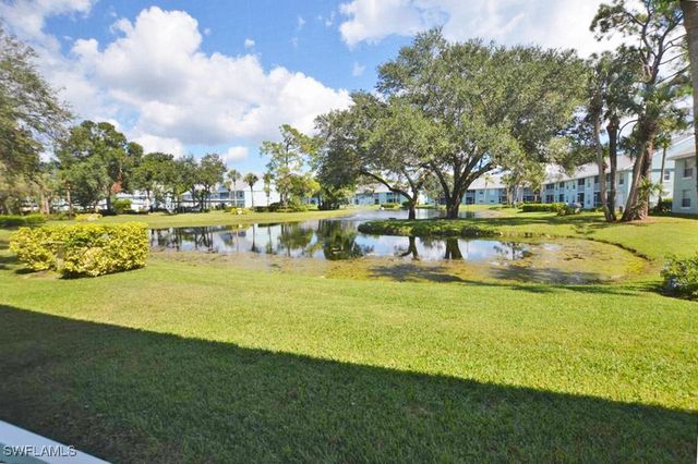 113 Wading Bird CIR W-102, Naples, FL 34110