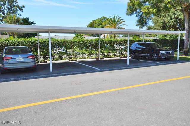 113 Wading Bird CIR W-102, Naples, FL 34110