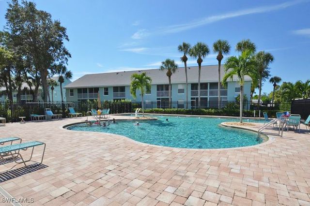 113 Wading Bird CIR W-102, Naples, FL 34110