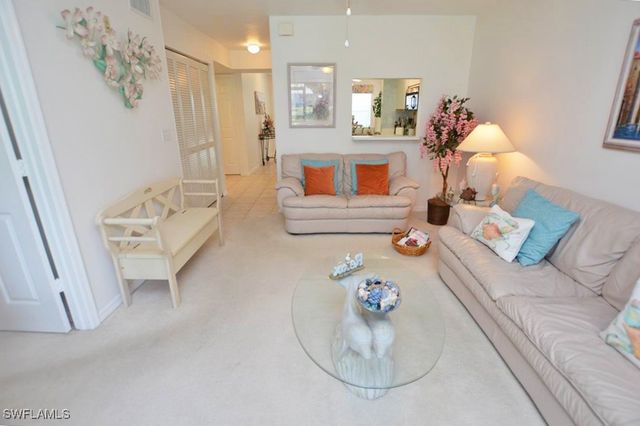 113 Wading Bird CIR W-102, Naples, FL 34110