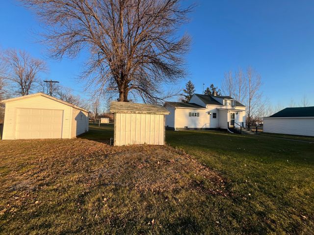 514 Adams Avenue SW, Red Lake Falls, MN 56750