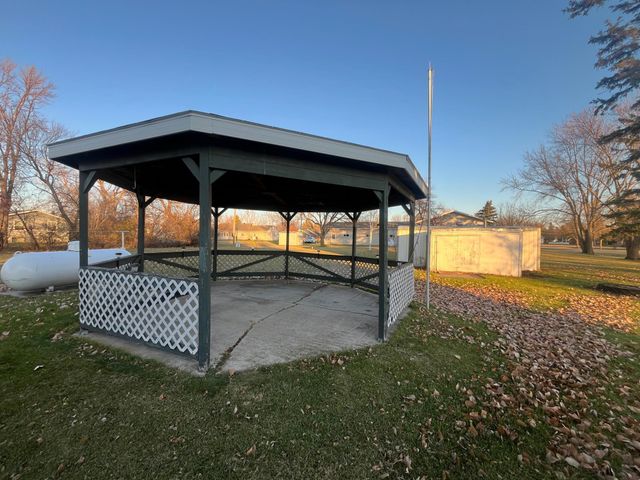 514 Adams Avenue SW, Red Lake Falls, MN 56750