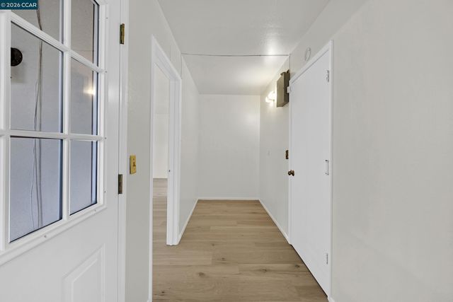 27889 Farm Hill Dr, Hayward, CA 94542