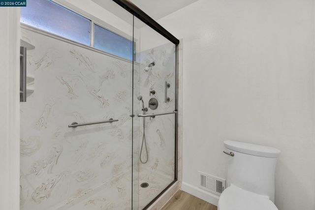 27889 Farm Hill Dr, Hayward, CA 94542