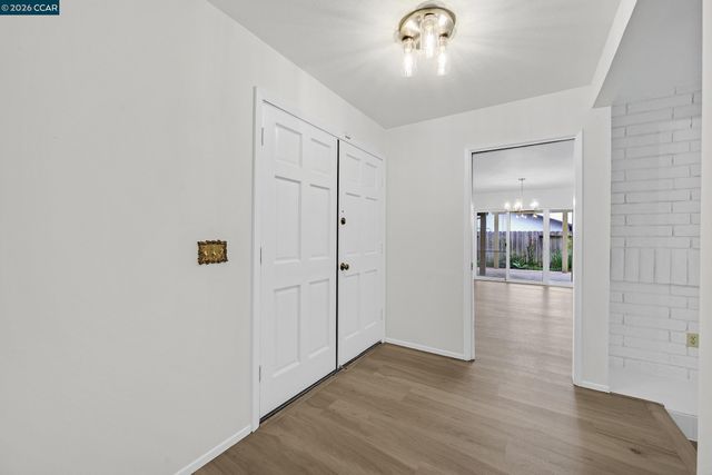 27889 Farm Hill Dr, Hayward, CA 94542