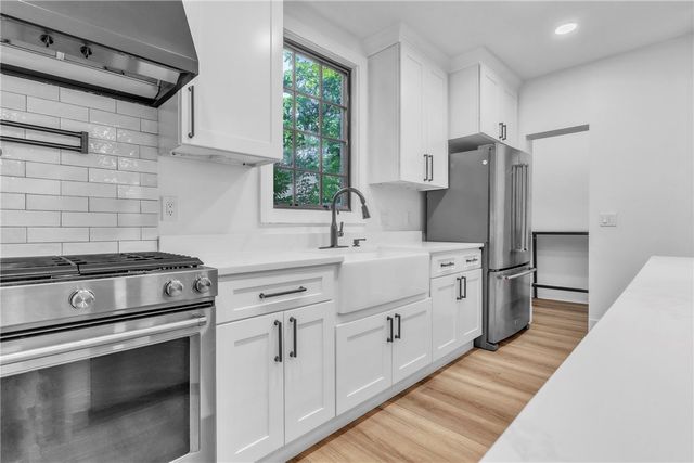 5836 Northumberland St, Squirrel Hill, PA 15217