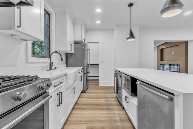 5836 Northumberland St, Squirrel Hill, PA 15217