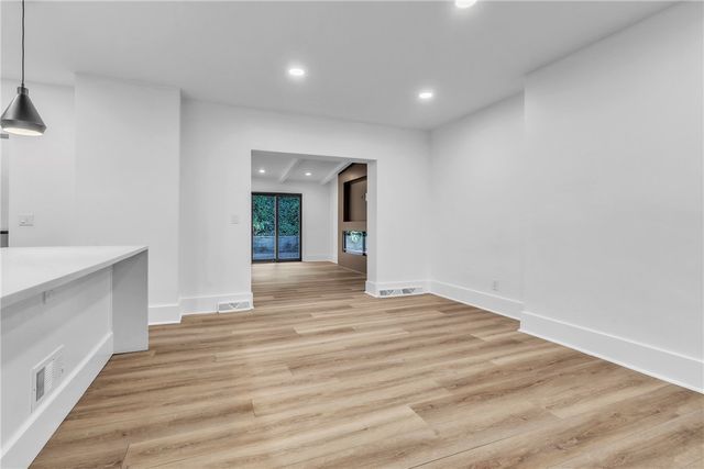 5836 Northumberland St, Squirrel Hill, PA 15217