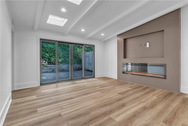 5836 Northumberland St, Squirrel Hill, PA 15217