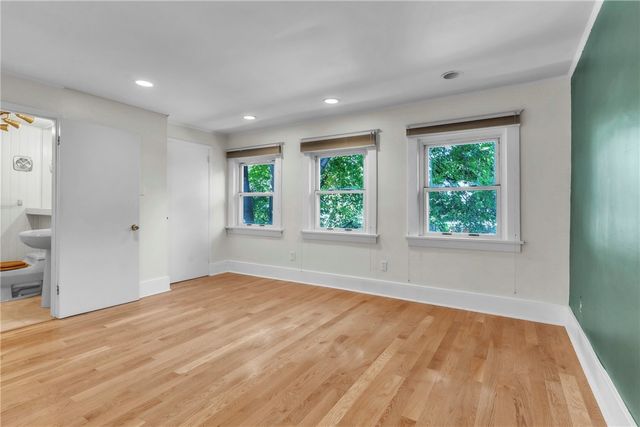 5836 Northumberland St, Squirrel Hill, PA 15217