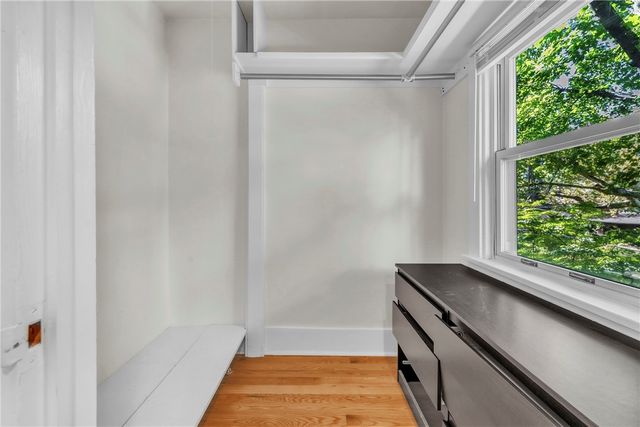 5836 Northumberland St, Squirrel Hill, PA 15217