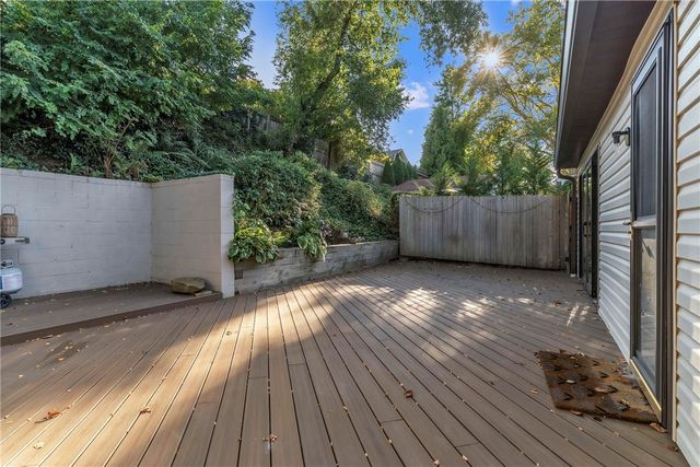 5836 Northumberland St, Squirrel Hill, PA 15217