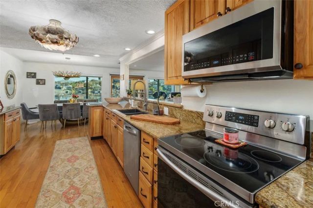 22386 Whirlaway, Canyon Lake, CA 92587