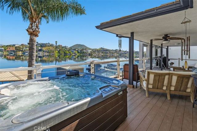 22386 Whirlaway, Canyon Lake, CA 92587
