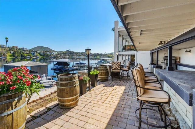 22386 Whirlaway, Canyon Lake, CA 92587