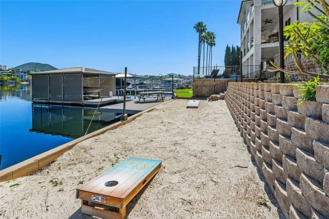 22386 Whirlaway, Canyon Lake, CA 92587