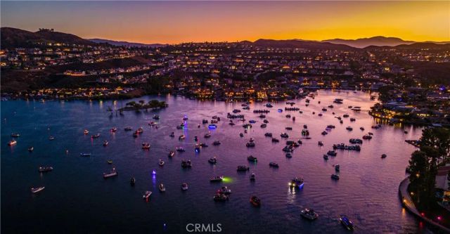 22386 Whirlaway, Canyon Lake, CA 92587