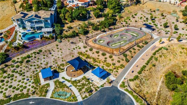 22386 Whirlaway, Canyon Lake, CA 92587