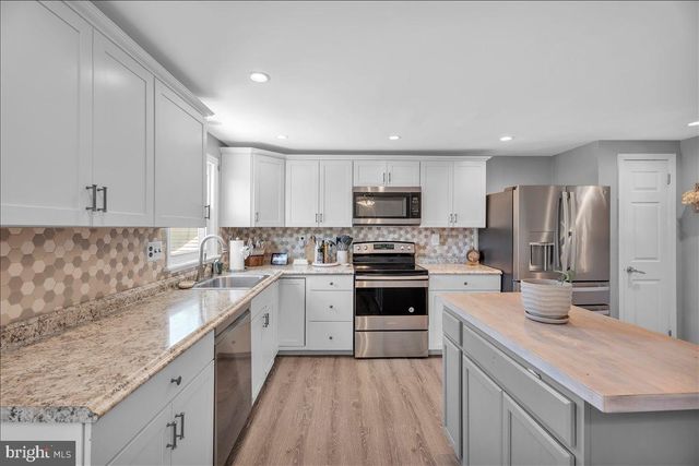 13 PELHAM RD, Marlton, NJ 08053