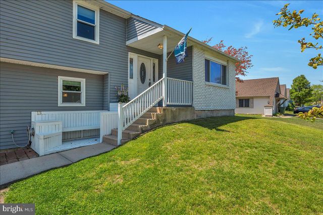 13 PELHAM RD, Marlton, NJ 08053