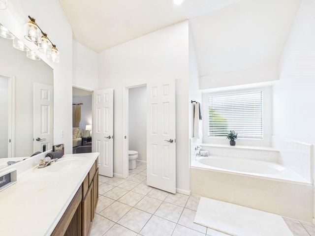 211 Hollander Court, League City, TX 77573