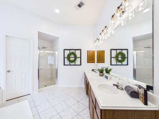 211 Hollander Court, League City, TX 77573