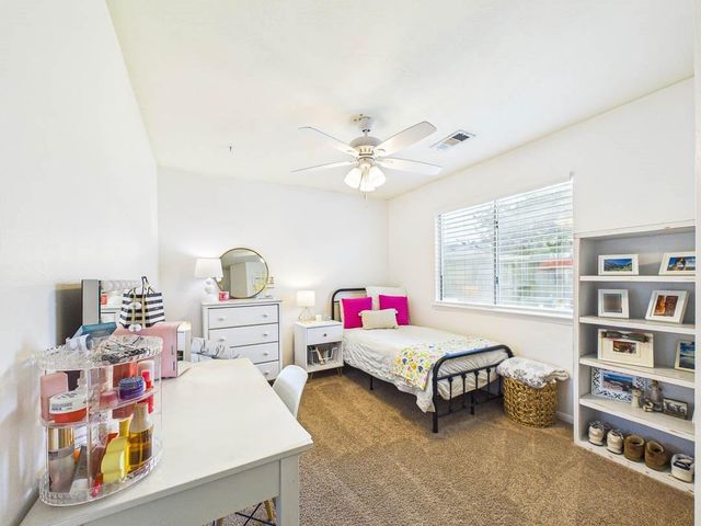 211 Hollander Court, League City, TX 77573