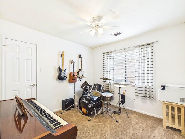 211 Hollander Court, League City, TX 77573