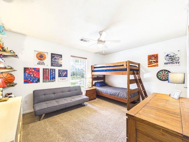 211 Hollander Court, League City, TX 77573