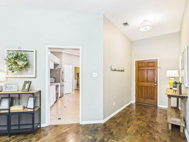 211 Hollander Court, League City, TX 77573