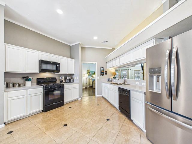 211 Hollander Court, League City, TX 77573