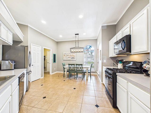 211 Hollander Court, League City, TX 77573