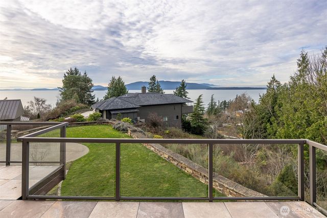 414 S Clarkwood Drive, Bellingham, WA 98225
