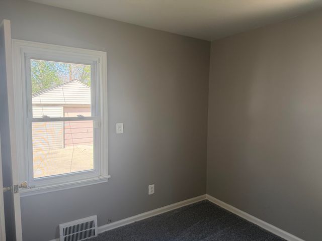 19421 Elkhart Street, Harper Woods, MI 48225