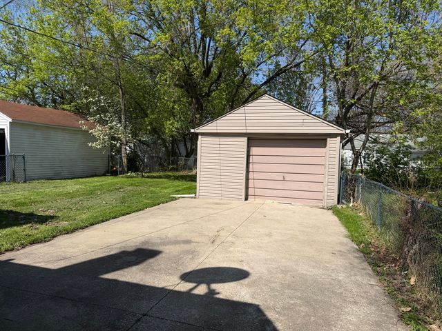 19421 Elkhart Street, Harper Woods, MI 48225