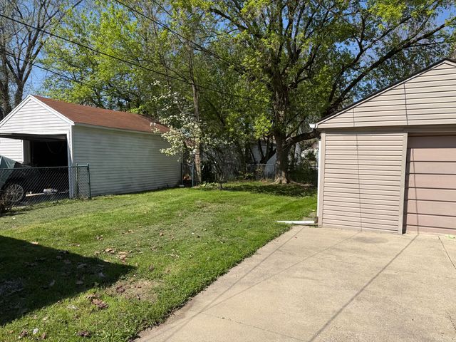 19421 Elkhart Street, Harper Woods, MI 48225