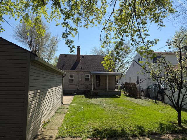 19421 Elkhart Street, Harper Woods, MI 48225