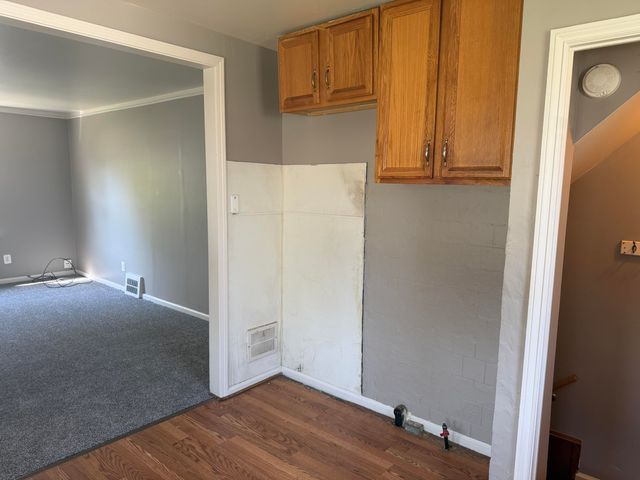 19421 Elkhart Street, Harper Woods, MI 48225
