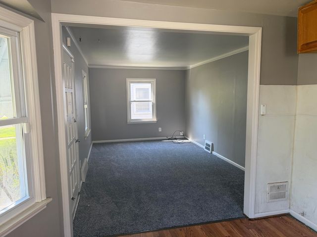 19421 Elkhart Street, Harper Woods, MI 48225