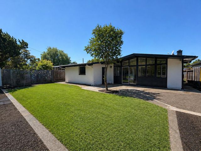 3814 N Stanislaus St, Stockton, CA 95204