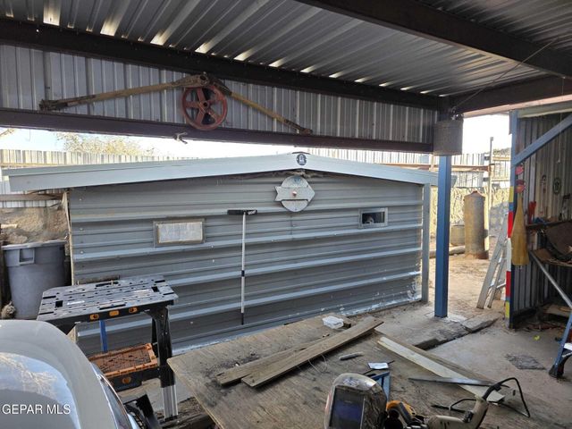 211 CARRIZO DR Drive, Sunland Park, NM 88063