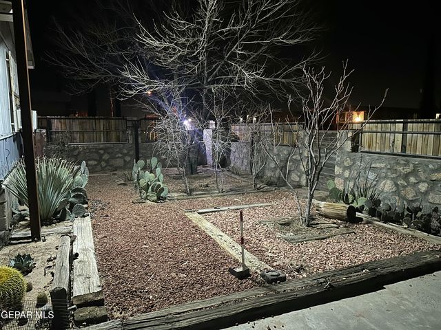 211 CARRIZO DR Drive, Sunland Park, NM 88063