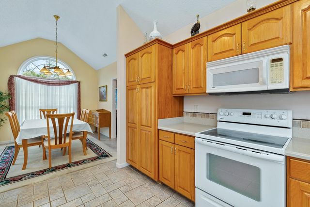 2 Fairway Drive, Manning, SC 29102