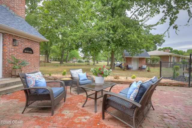 1743 S River Street, Carthage, MO 64836