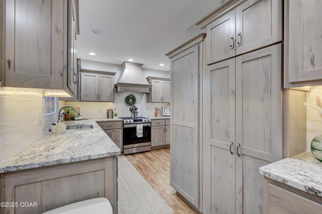 1743 S River Street, Carthage, MO 64836