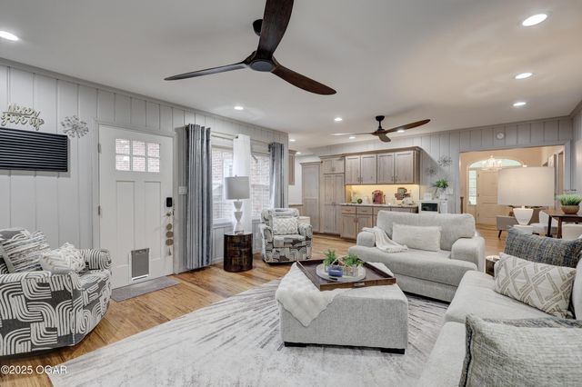 1743 S River Street, Carthage, MO 64836