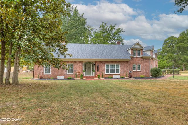 1743 S River Street, Carthage, MO 64836