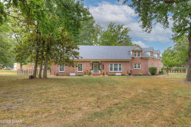 1743 S River Street, Carthage, MO 64836